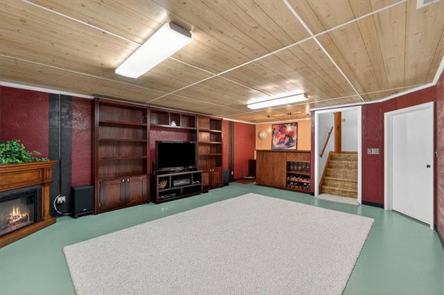 1912 NW 9th Street Court, Blue Springs, MO 64015