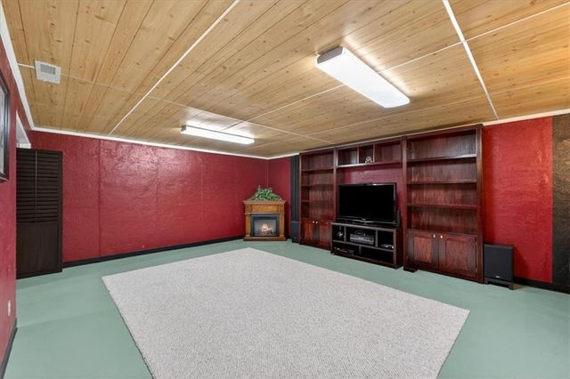 1912 NW 9th Street Court, Blue Springs, MO 64015