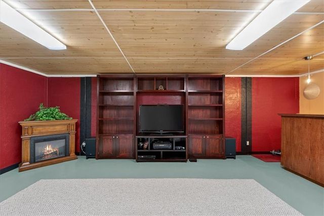 1912 NW 9th Street Court, Blue Springs, MO 64015