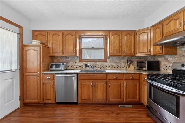 1912 NW 9th Street Court, Blue Springs, MO 64015