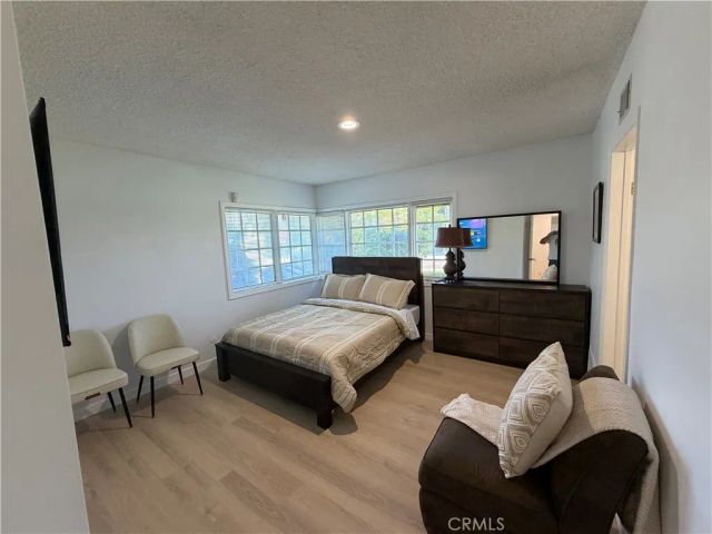 9660 Vanalden, Northridge, CA 91324