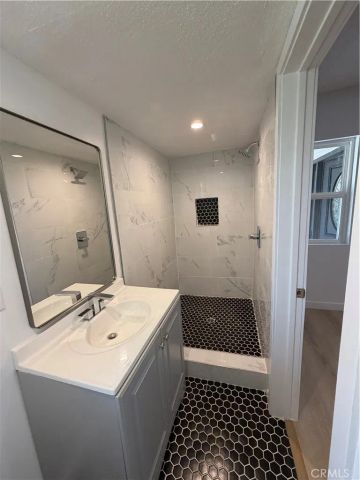 9660 Vanalden, Northridge, CA 91324