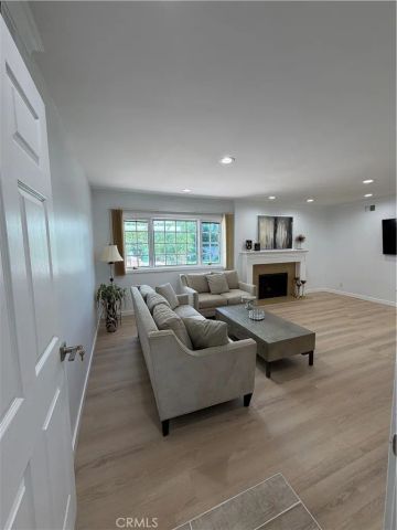 9660 Vanalden, Northridge, CA 91324