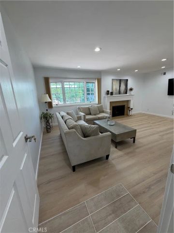 9660 Vanalden, Northridge, CA 91324