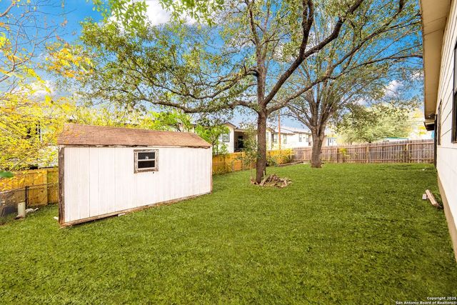 2815 Big Horn Dr, San Antonio, TX 78228