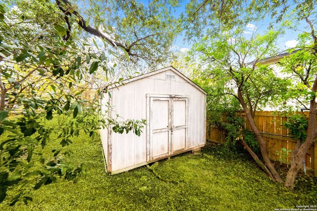 2815 Big Horn Dr, San Antonio, TX 78228