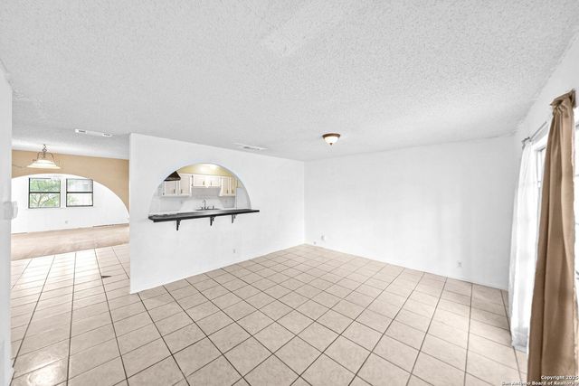 2815 Big Horn Dr, San Antonio, TX 78228