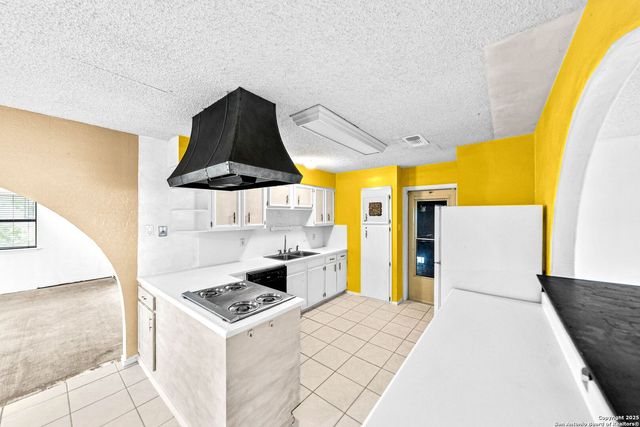 2815 Big Horn Dr, San Antonio, TX 78228