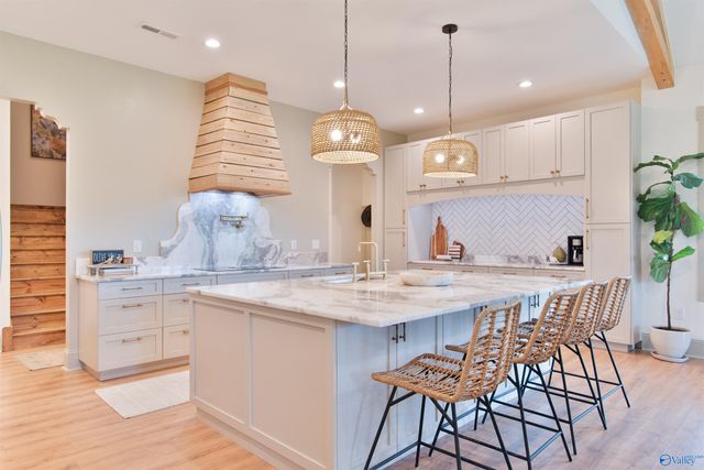 372 Old Big Cove Road, Brownsboro, AL 35741