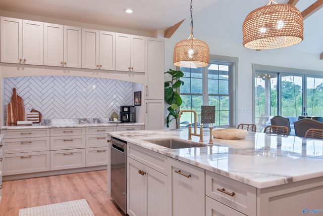 372 Old Big Cove Road, Brownsboro, AL 35741
