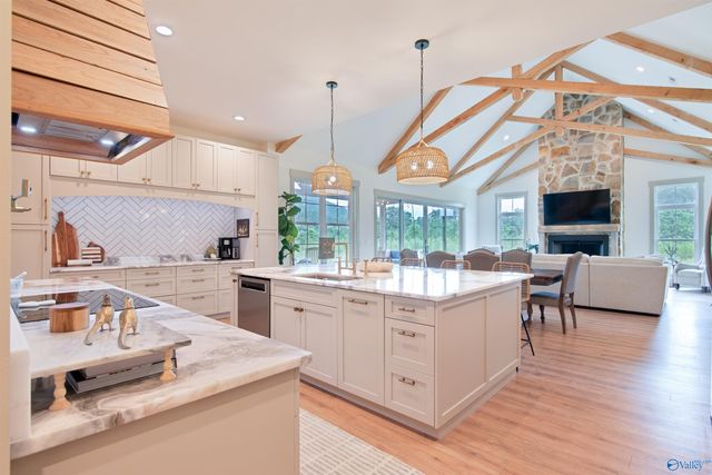 372 Old Big Cove Road, Brownsboro, AL 35741