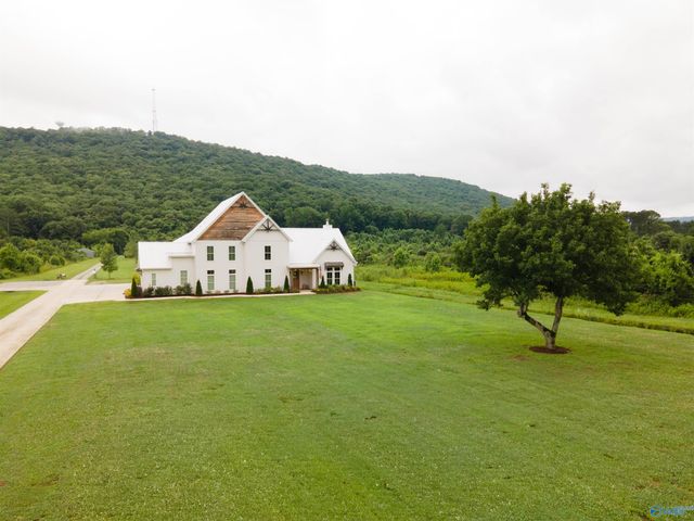 372 Old Big Cove Road, Brownsboro, AL 35741