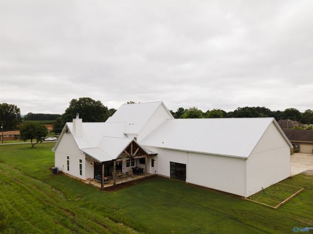 372 Old Big Cove Road, Brownsboro, AL 35741
