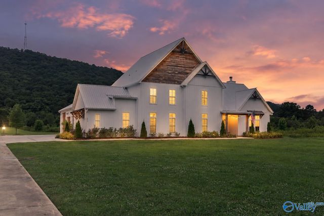 372 Old Big Cove Road, Brownsboro, AL 35741