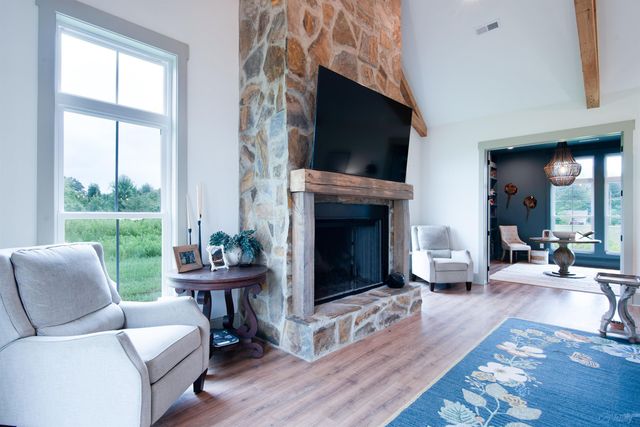 372 Old Big Cove Road, Brownsboro, AL 35741