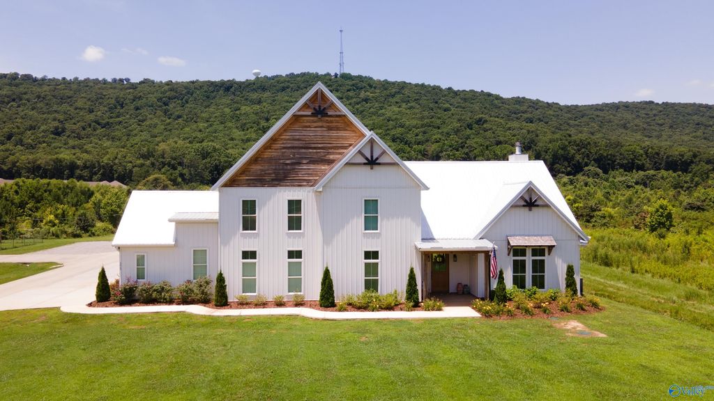 372 Old Big Cove Road, Brownsboro, AL 35741
