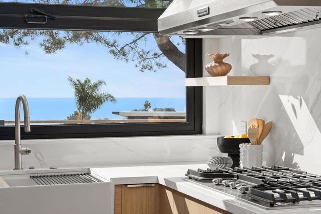 2133 Cordero Rd., Del Mar, CA 92014