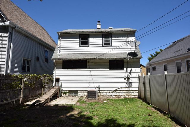 3737 W Miller LANE, Milwaukee, WI 53208