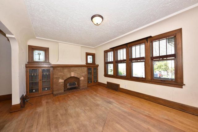 3737 W Miller LANE, Milwaukee, WI 53208