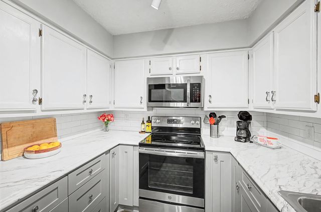 412 Post Creek Rd, Nashville, TN 37221