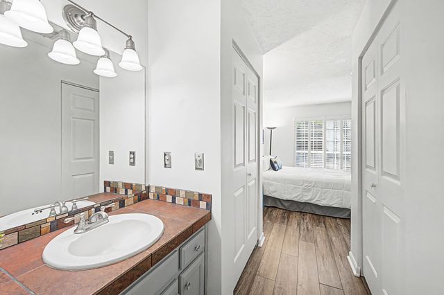 412 Post Creek Rd, Nashville, TN 37221