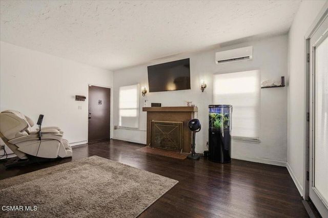 1219 Dunsmuir Avenue, Los Angeles, CA 90019