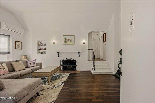 1219 Dunsmuir Avenue, Los Angeles, CA 90019