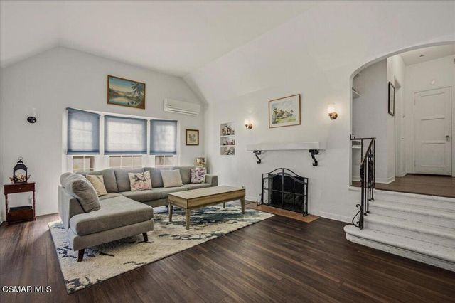 1219 Dunsmuir Avenue, Los Angeles, CA 90019