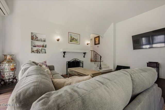 1219 Dunsmuir Avenue, Los Angeles, CA 90019