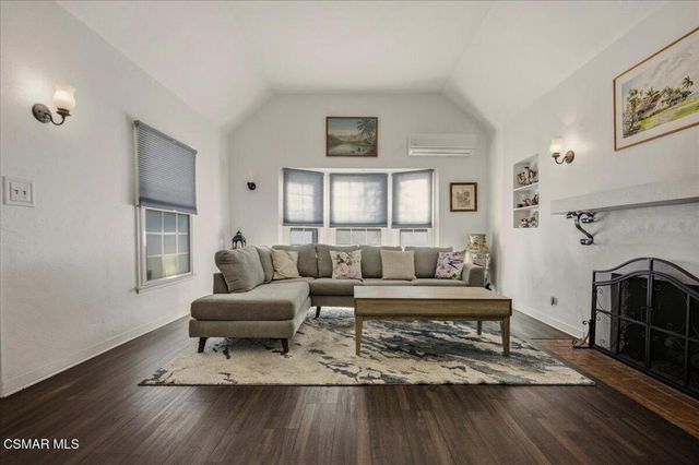 1219 Dunsmuir Avenue, Los Angeles, CA 90019