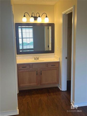 124 Oakwood Avenue, Fairhope, AL 36532