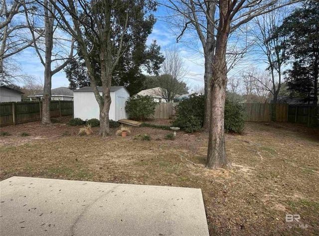 124 Oakwood Avenue, Fairhope, AL 36532