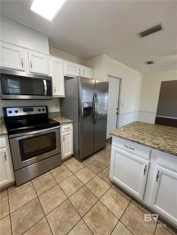 124 Oakwood Avenue, Fairhope, AL 36532