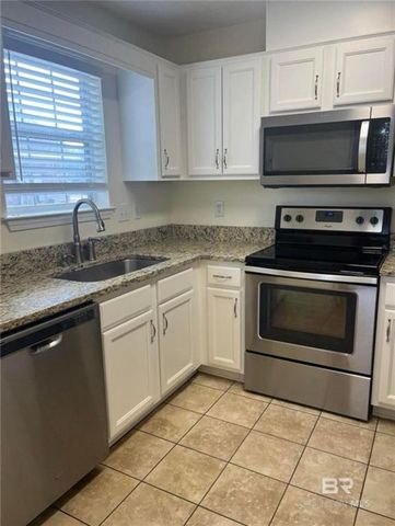 124 Oakwood Avenue, Fairhope, AL 36532