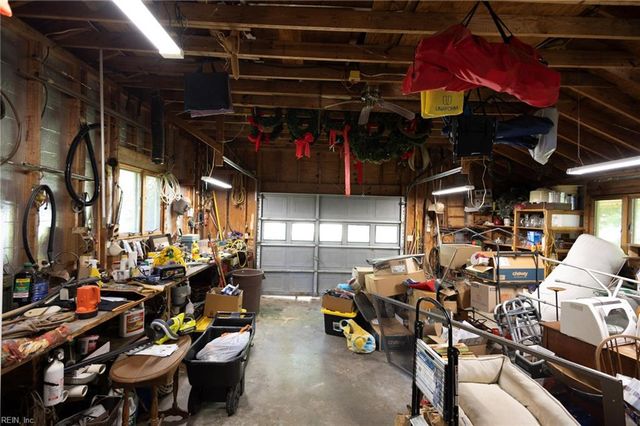 456 Ridge RD, Hartfield, VA 23071