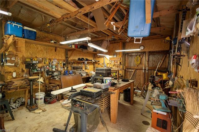 456 Ridge RD, Hartfield, VA 23071