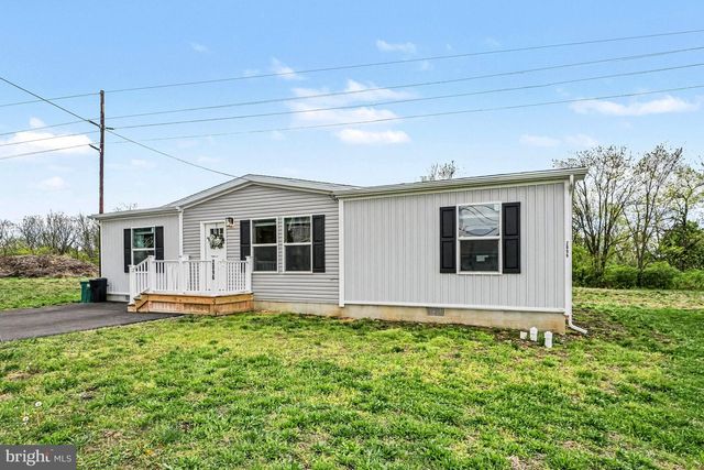 2096 SCULL ST, Lebanon, PA 17046