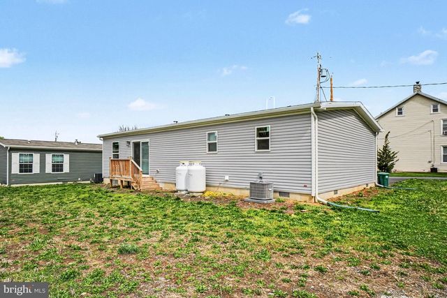 2096 SCULL ST, Lebanon, PA 17046
