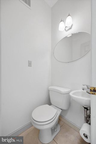 2594 HILLCREST DR, Lansdale, PA 19446