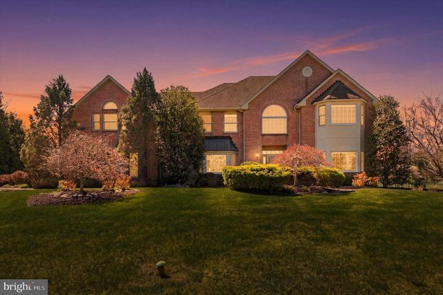 2594 HILLCREST DR, Lansdale, PA 19446