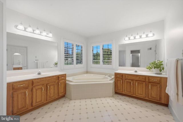 2594 HILLCREST DR, Lansdale, PA 19446