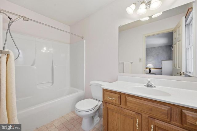 2594 HILLCREST DR, Lansdale, PA 19446