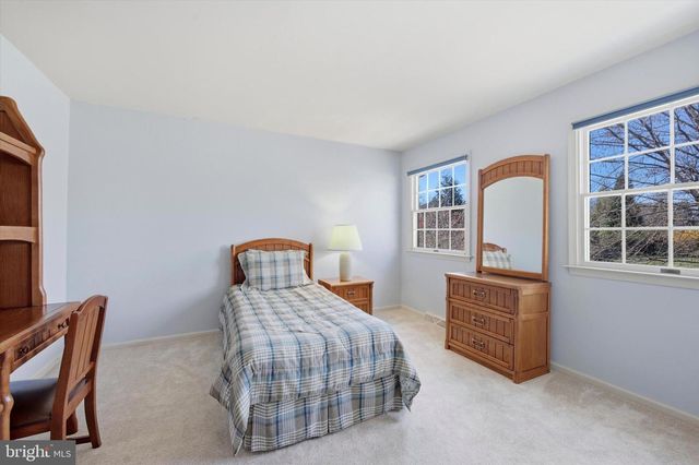 2594 HILLCREST DR, Lansdale, PA 19446