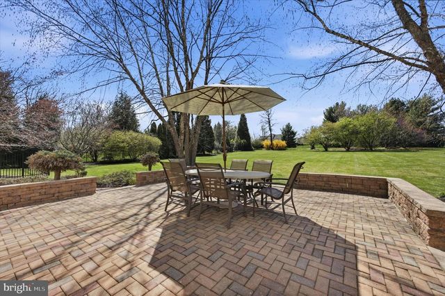 2594 HILLCREST DR, Lansdale, PA 19446