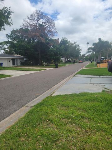 1834 NEW HAMPSHIRE AVENUE NE, St Petersburg, FL 33703