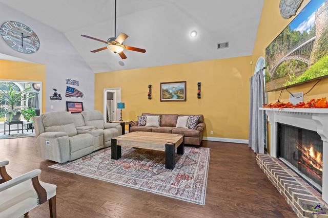 132 Kent Rd, Macon, GA 31221