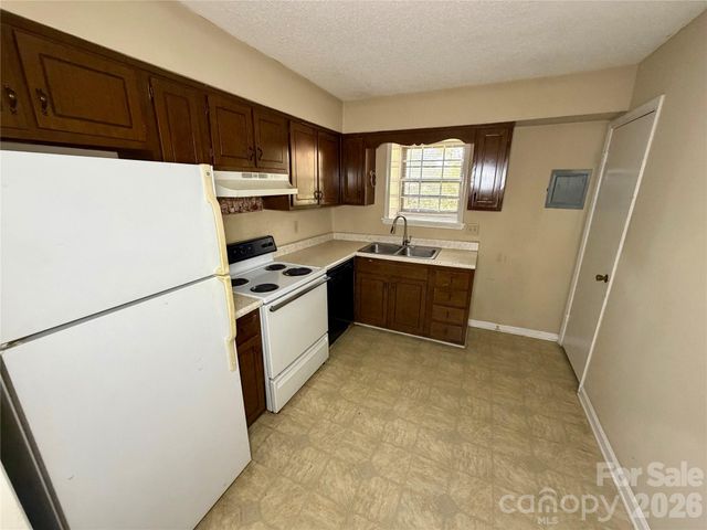 5805 Hunting Ridge Lane J, Charlotte, NC 28212