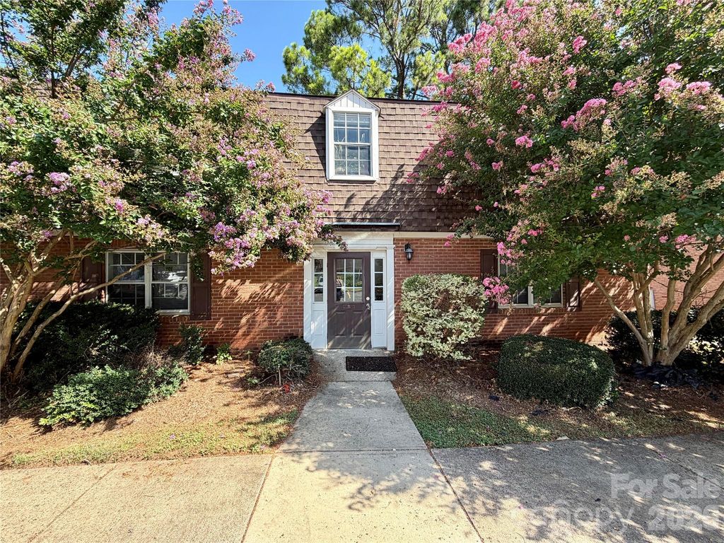 5805 Hunting Ridge Lane J, Charlotte, NC 28212