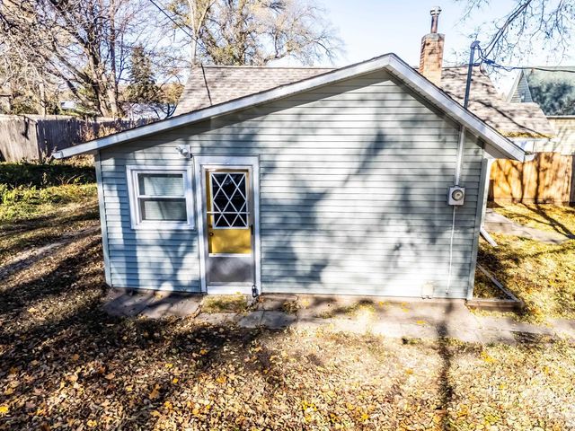 1309 Grandview Avenue, Waterloo, IA 50703