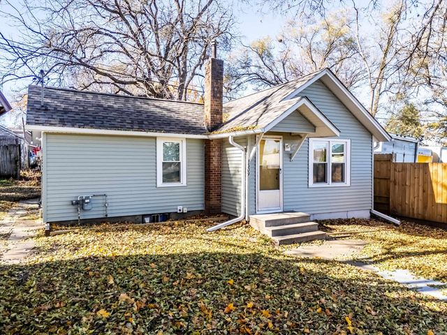 1309 Grandview Avenue, Waterloo, IA 50703